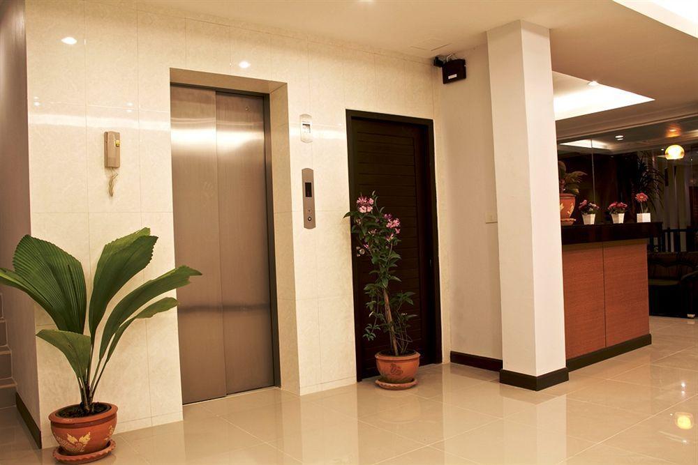 Oyo 373 Mc Ginger House Hotell Patong Eksteriør bilde