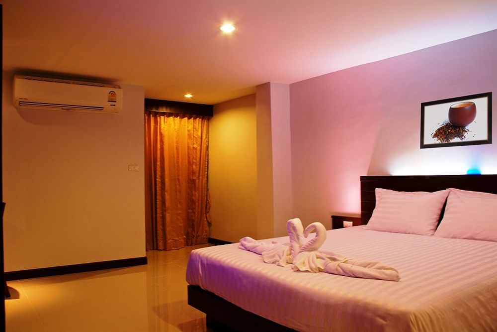 Oyo 373 Mc Ginger House Hotell Patong Eksteriør bilde