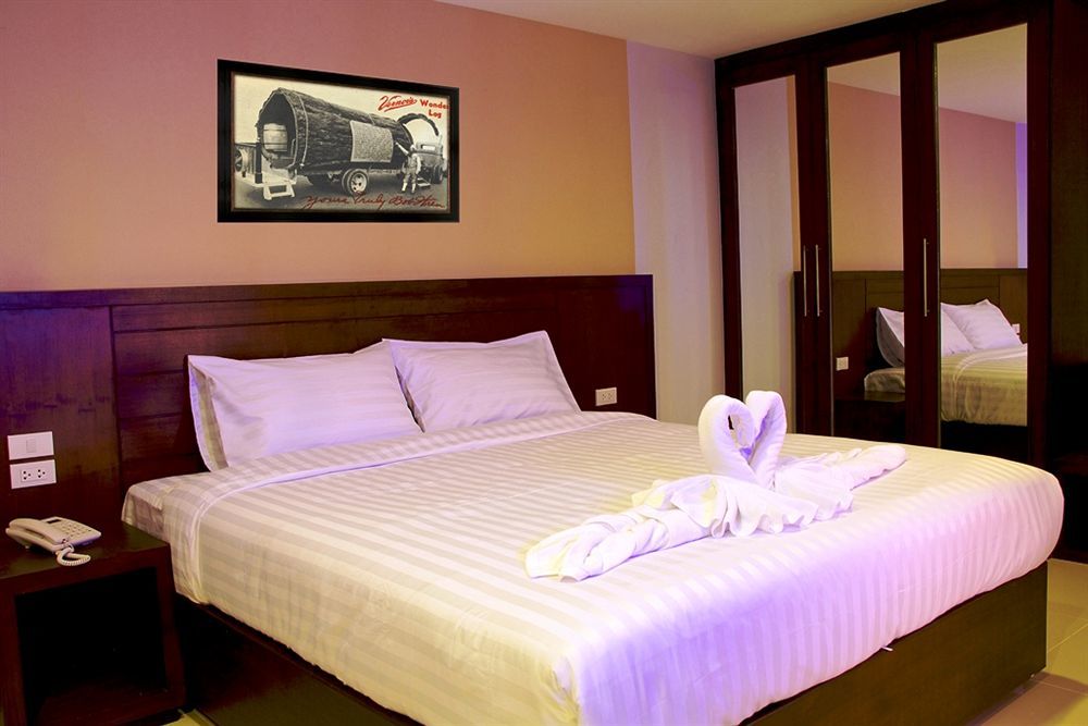 Oyo 373 Mc Ginger House Hotell Patong Eksteriør bilde
