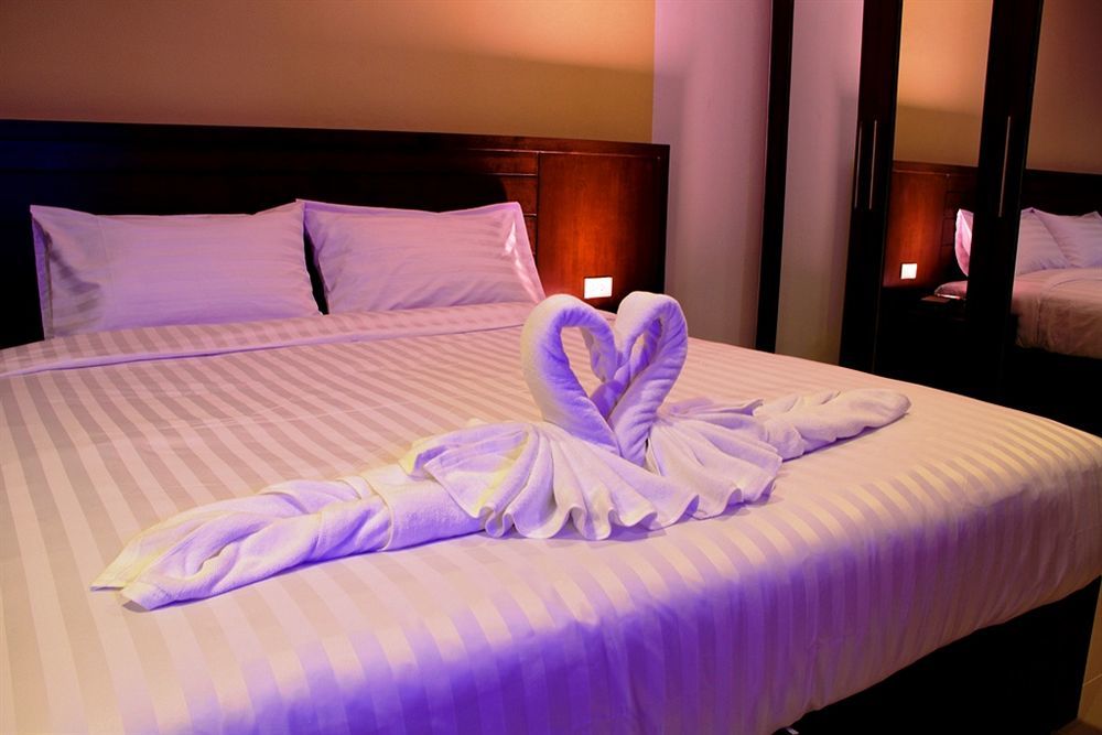 Oyo 373 Mc Ginger House Hotell Patong Eksteriør bilde