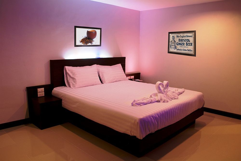 Oyo 373 Mc Ginger House Hotell Patong Eksteriør bilde