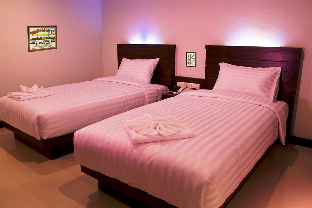 Oyo 373 Mc Ginger House Hotell Patong Eksteriør bilde
