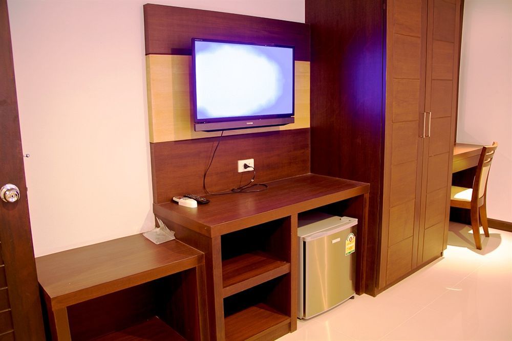 Oyo 373 Mc Ginger House Hotell Patong Eksteriør bilde