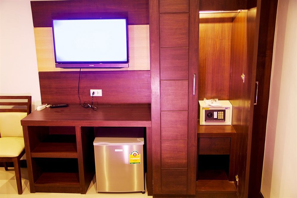 Oyo 373 Mc Ginger House Hotell Patong Eksteriør bilde