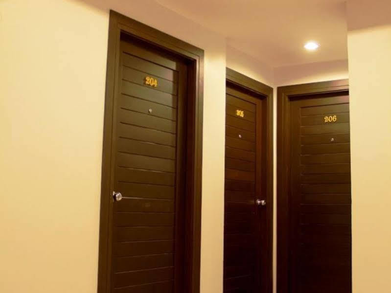 Oyo 373 Mc Ginger House Hotell Patong Eksteriør bilde