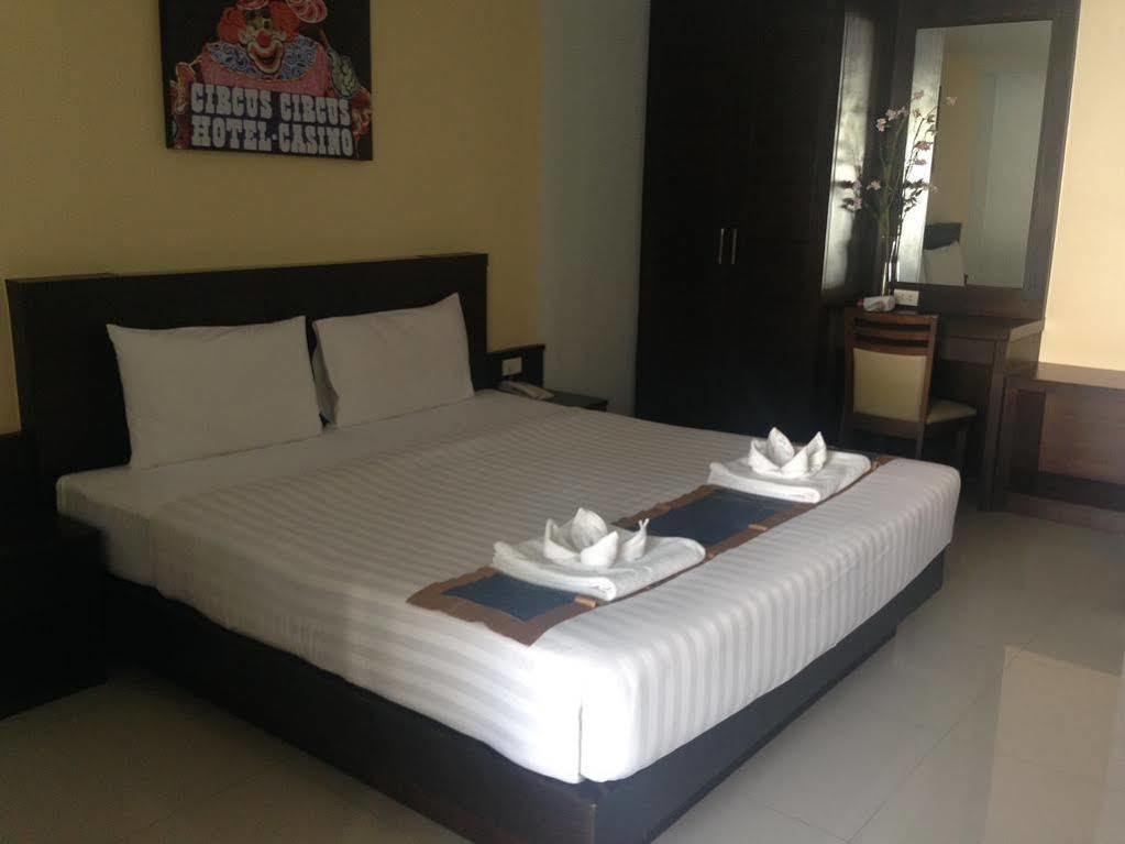 Oyo 373 Mc Ginger House Hotell Patong Eksteriør bilde