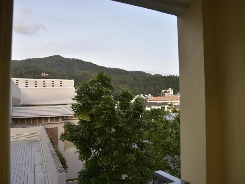 Oyo 373 Mc Ginger House Hotell Patong Eksteriør bilde
