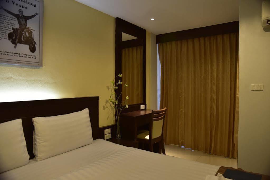Oyo 373 Mc Ginger House Hotell Patong Eksteriør bilde