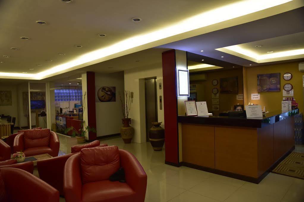 Oyo 373 Mc Ginger House Hotell Patong Eksteriør bilde