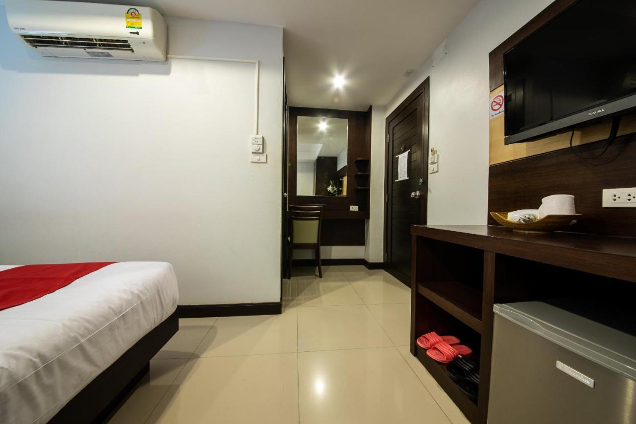 Oyo 373 Mc Ginger House Hotell Patong Eksteriør bilde