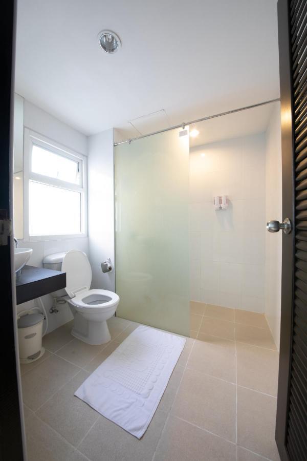 Oyo 373 Mc Ginger House Hotell Patong Eksteriør bilde